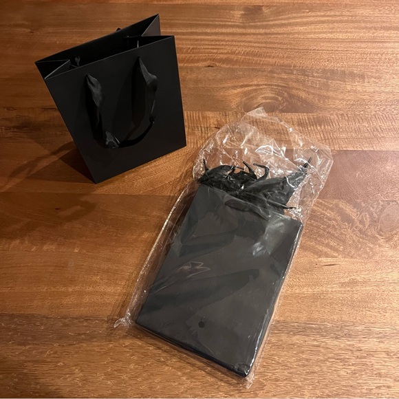 Small Black Chic Gift Bags Set of 8 (6.3"x3.2"x8.5") - Picture 4 of 5